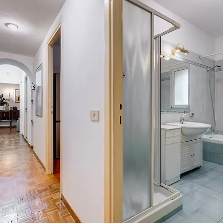 Bigfamilyrome - Spanish Steps Apartman *